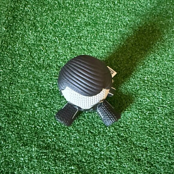 The Addams Family Gomez Handmade by Robots Knit Series #058 Vinyl Figure NEW - Picture 2 of 13